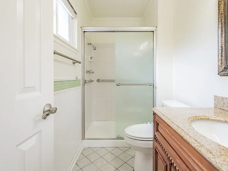 6894 N Auburn Cir — Photo 11