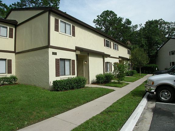 2nd image of 1715 NE 36th Ave APT 5