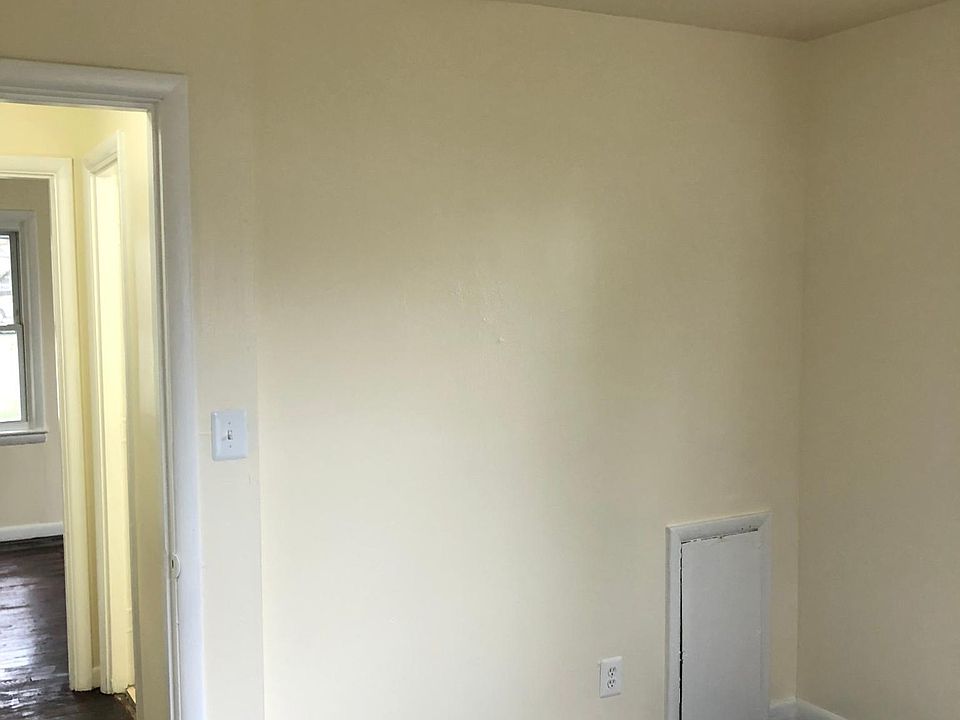 1st image of 208 Frazier St