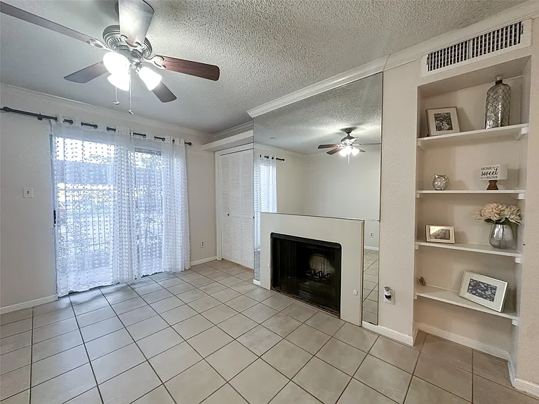 2121 Hepburn St #1110 — Photo 5