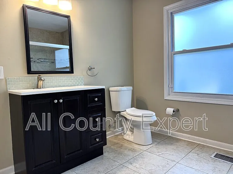 916 Zion Cir — Photo 9