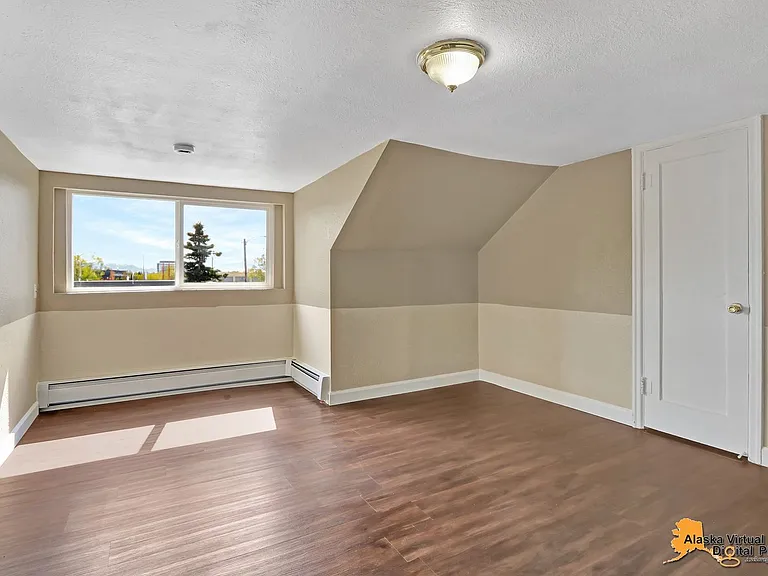 1335 Hyder St — Photo 71