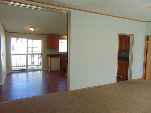 5th image of 7434 Edgehill Ave