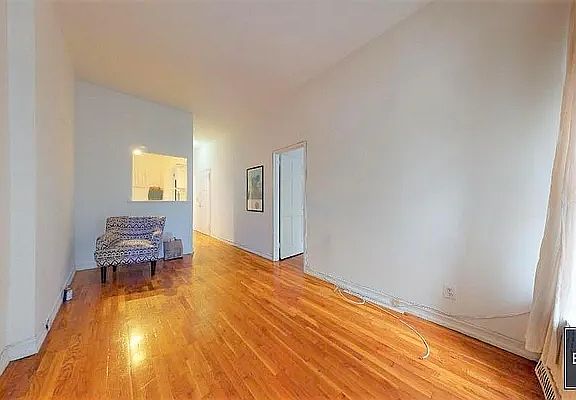 3rd image of 210 E 87th St APT 3A
