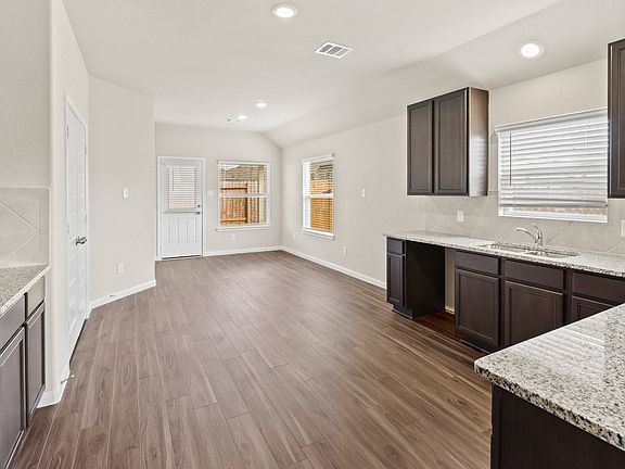 Kitchen Dining Area