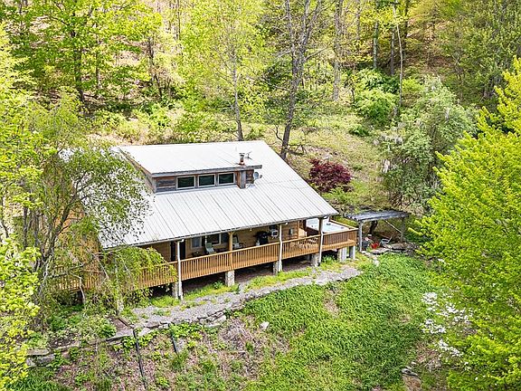 3rd image of 620 Mason Branch Rd