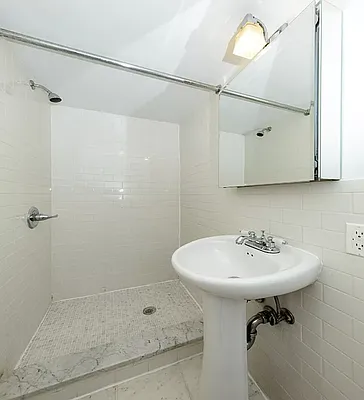 Rented by REAL New York | media 9