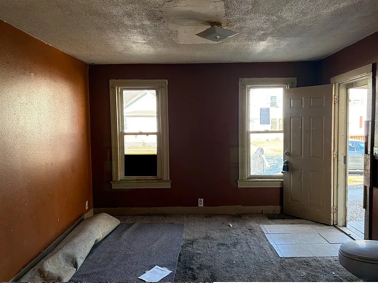 1220 W John H Gwynn Jr Ave — Photo 10
