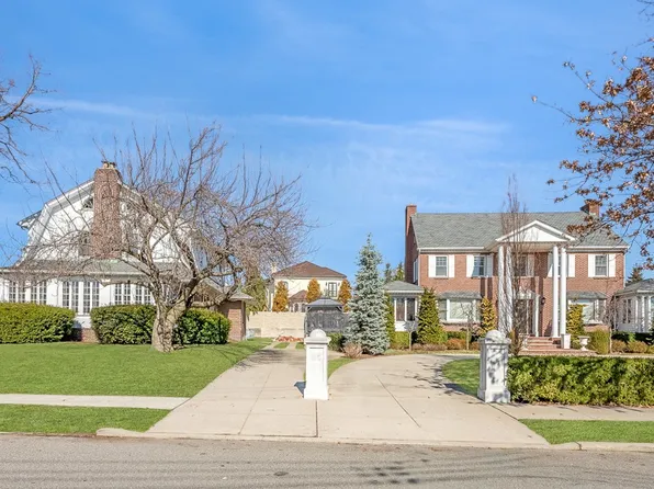 27 Center Drive Malba image 1 of 9