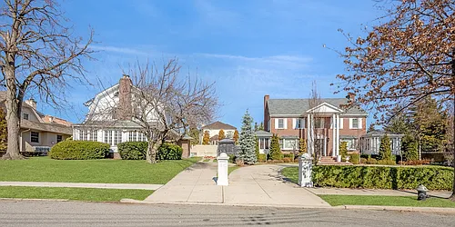 27 Center Drive Malba