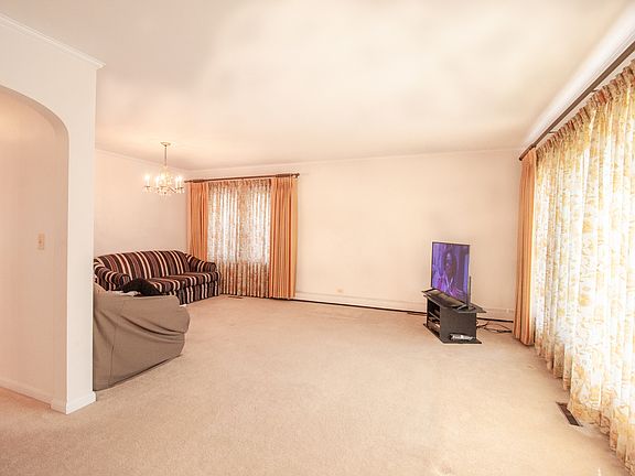 3rd image of 6439 N Ogallah Ave
