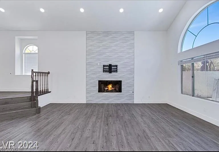 8312 Bermuda Beach Dr — Photo 3