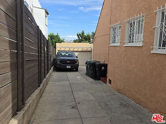 2nd image of 1330 Keniston Ave