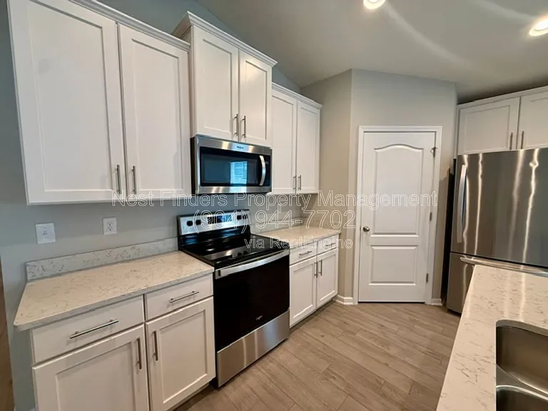 3130 Little Kern Ln — Photo 7