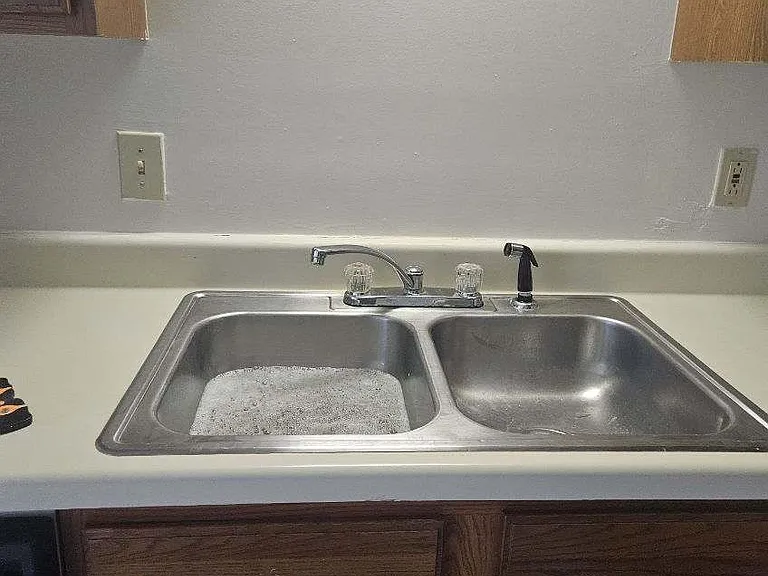 2304 Raleigh Ct #5 — Photo 3