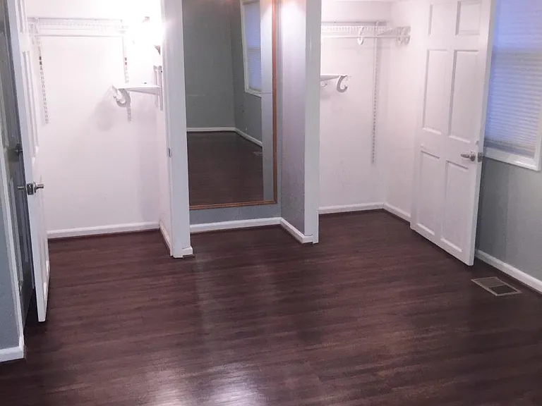 Bedroom 2
2 Closets/Mirror