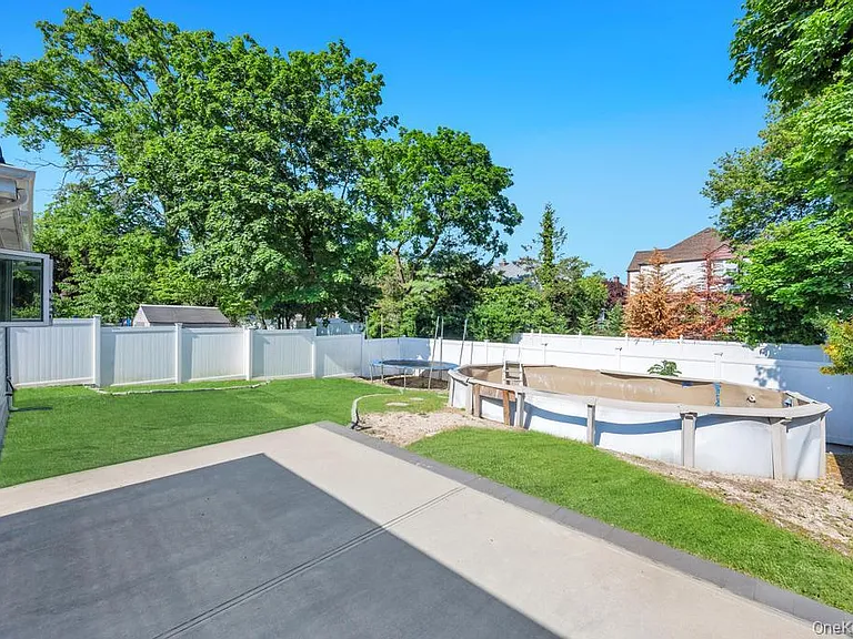 6 Ash Ln — Photo 28