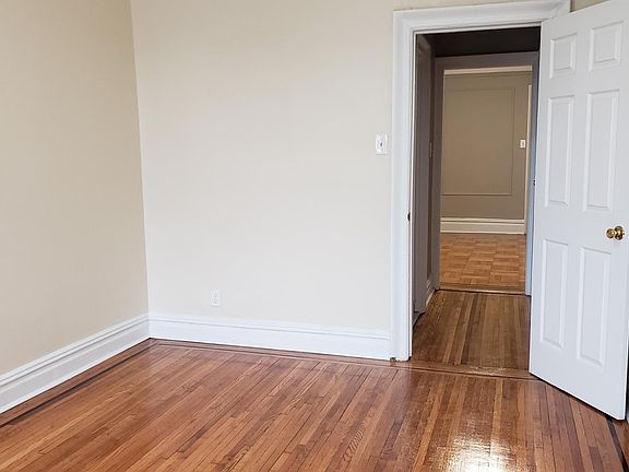 4th image of 95 Fairview Ave