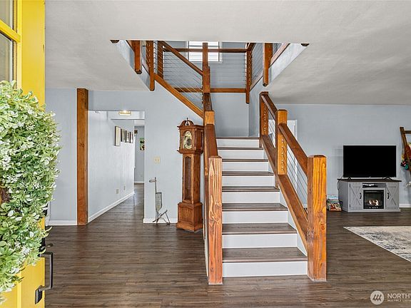5th image of 801 Carroll Road