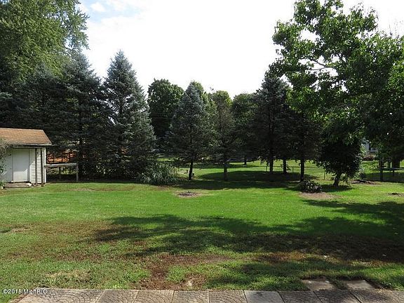 4th image of 68095 Cherry Ln