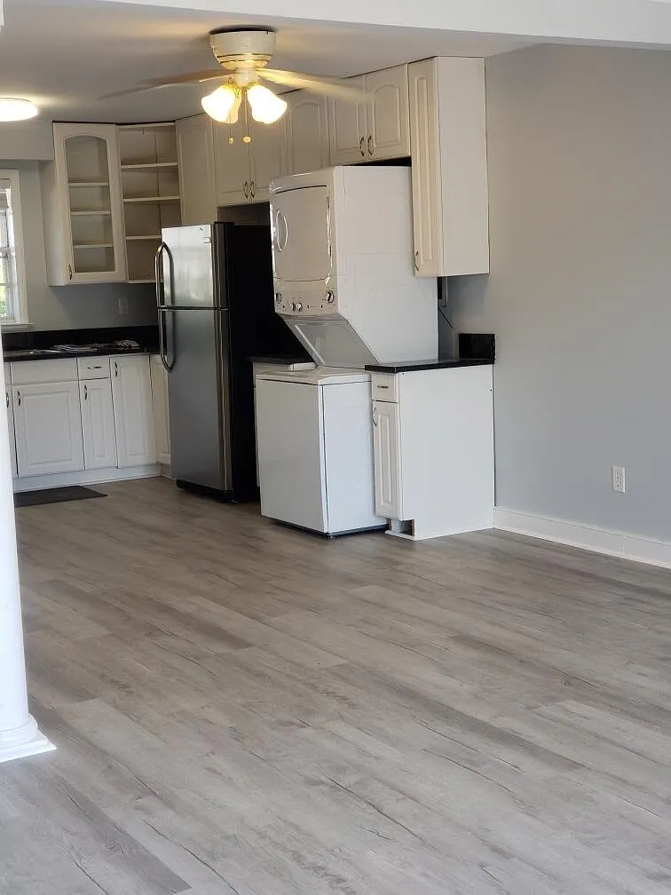 3 bed, 2.5 bath, 1408 sqft, $2,900 — Photo 3
