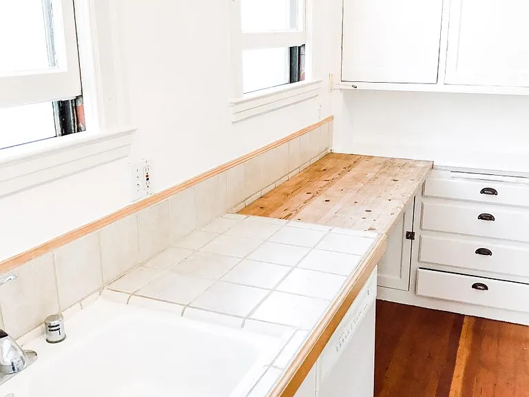 Mixed counters, with butcher block and tile