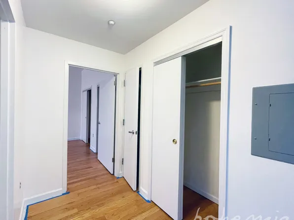 4469 Broadway image 4 of 13