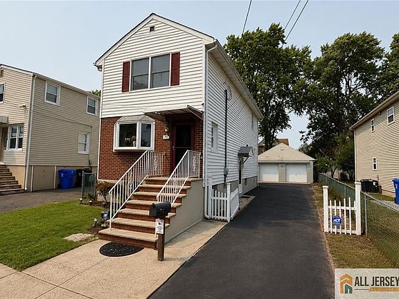 2nd image of 70 Spring St