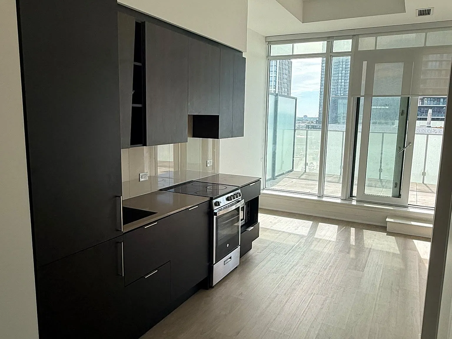 1 bed, $2,100 — Photo 4
