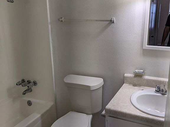 4th image of 4110 Arthur Ln #22