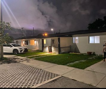 2240 NW 18th St, Miami, FL, 33125