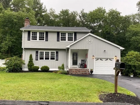 18 Hart St, Burlington, MA 01803