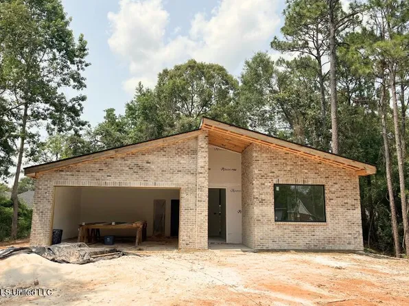 116 Pinedale Dr, Carriere, MS 39426