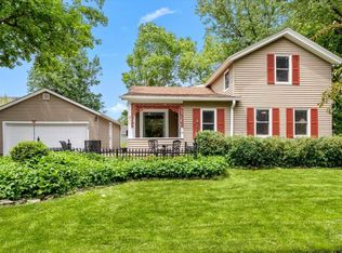 211 Columbia St, Batavia, IL 60510