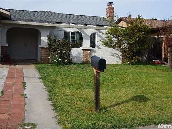 3rd image of 10213 Country Way