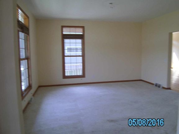 5th image of 2817 Hollyhock St