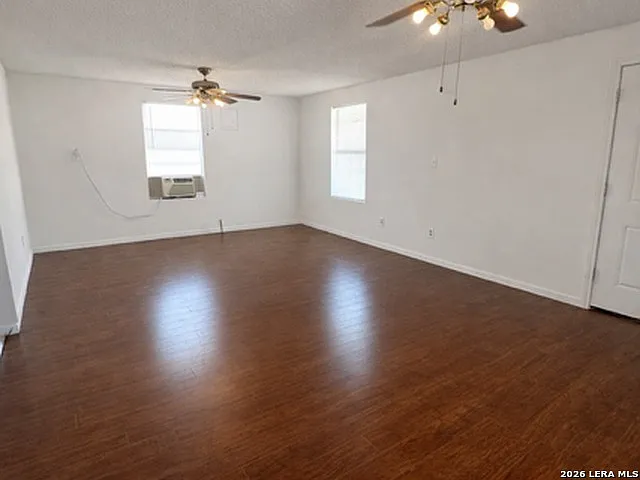 2 bed, 1.0 bath, 850 sqft, $700 — Photo 3