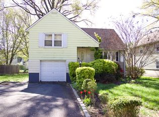 915 Amsterdam Ave, Roselle, NJ