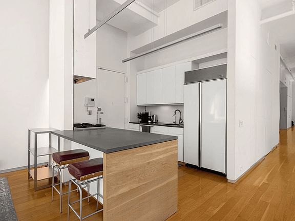 5th image of 127 Spring St Unit 1