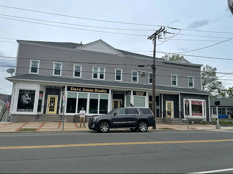735 Main St W #3 — Photo 7