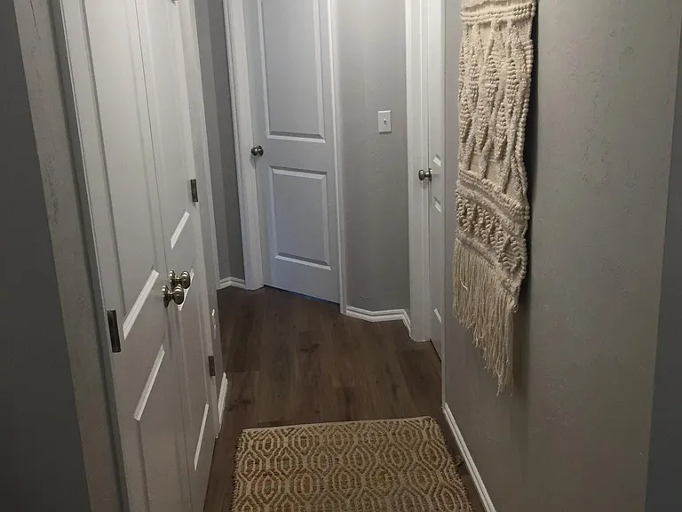1207 S Husband Pl — Photo 2