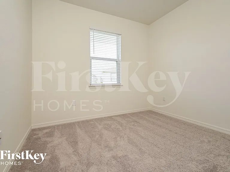 209 Windsor Reserve Dr — Photo 14