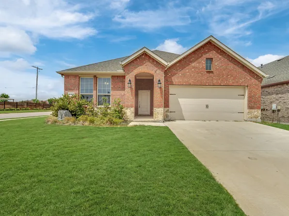 3303 Brady Starr Dr, Aubrey, TX 76227