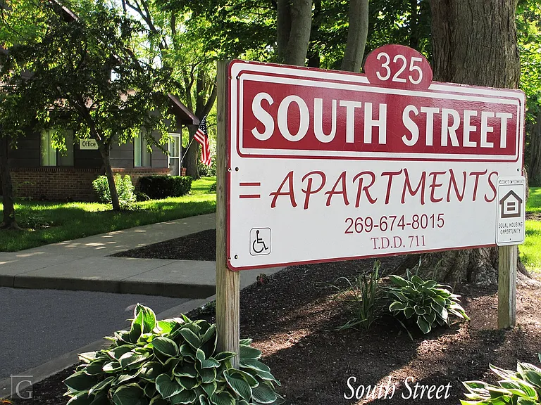 325 South St — Photo 4
