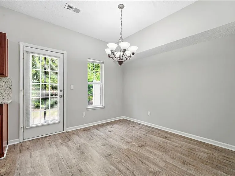 5682 Lawley Dr — Photo 11