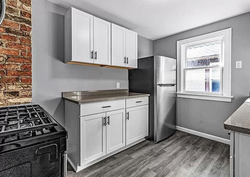 1st image of 63 Avery Ave #63