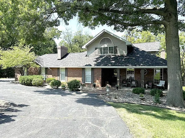 15 Riverpoint Rd, Hannibal, MO 63401