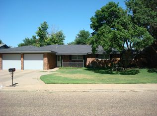 2017 Rice Dr, Levelland, TX 79336