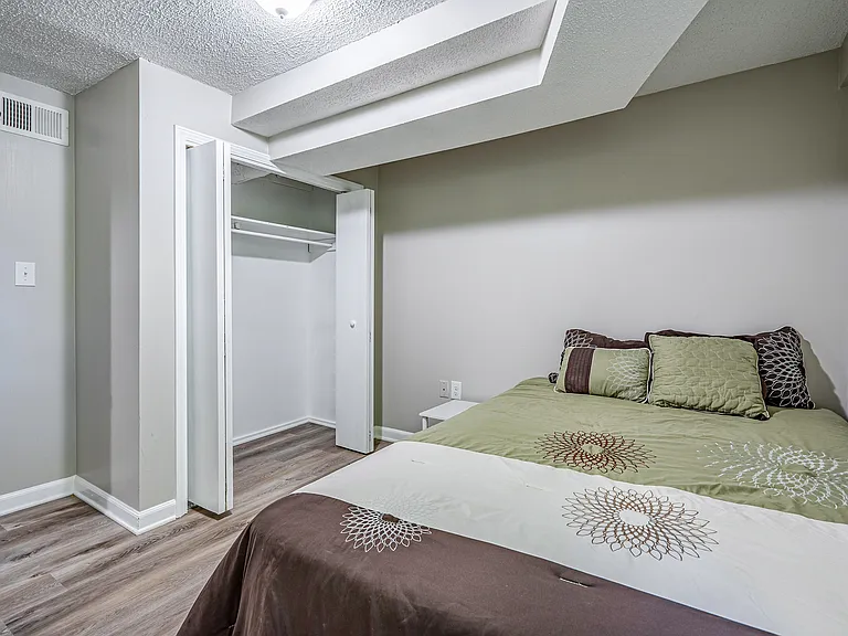 Walnut Cir SW — Photo 1