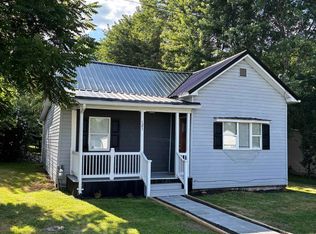 121 Hoff St, Belington, WV
